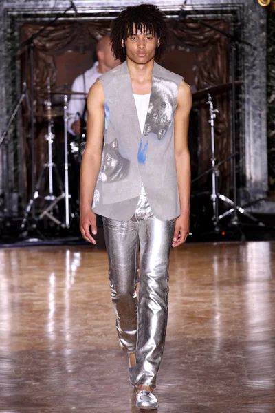 Look 22